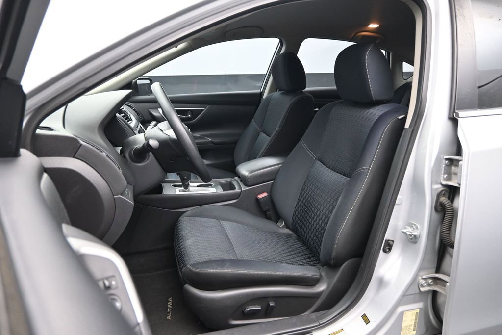 Used 2016 Nissan Altima 2.5 S w/ Power Driver Seat Package FWD image 18