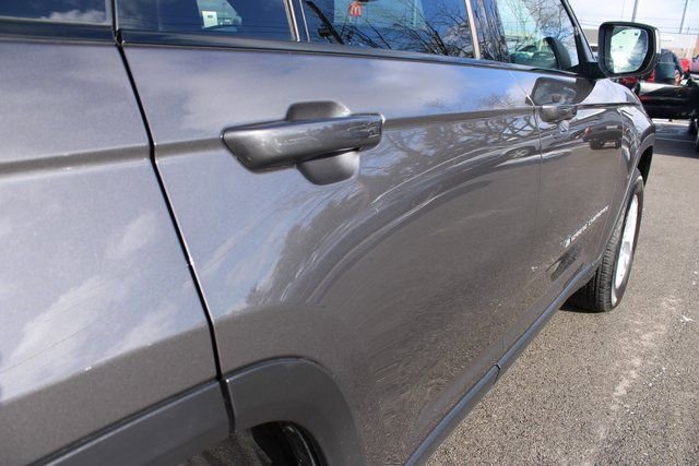 Used 2024 Jeep Grand Cherokee Laredo image 48