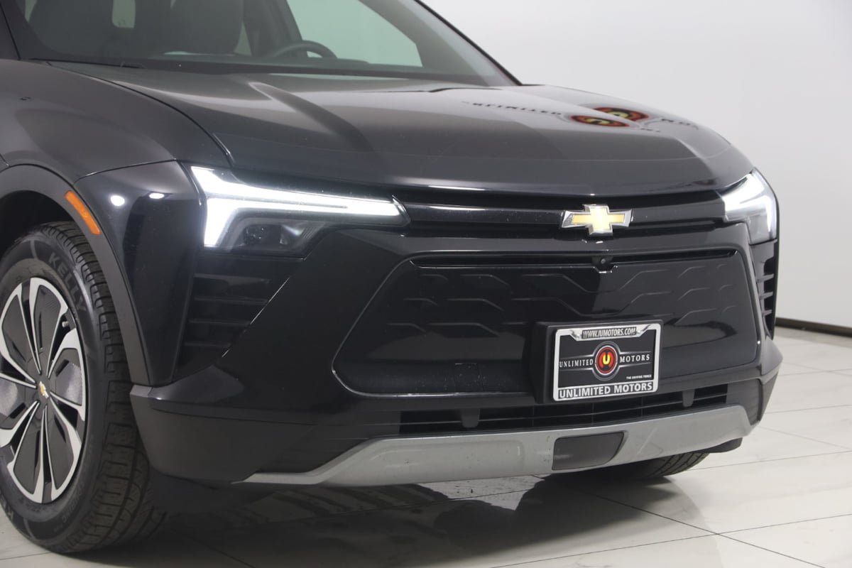 Used 2024 Chevrolet Blazer EV LT AWD/4WD image 33