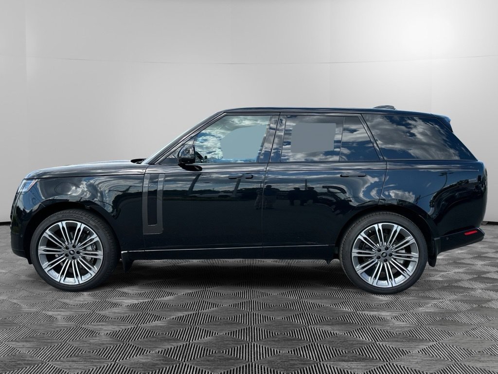 Used 2025 Land Rover Range Rover SE AWD/4WD image 11
