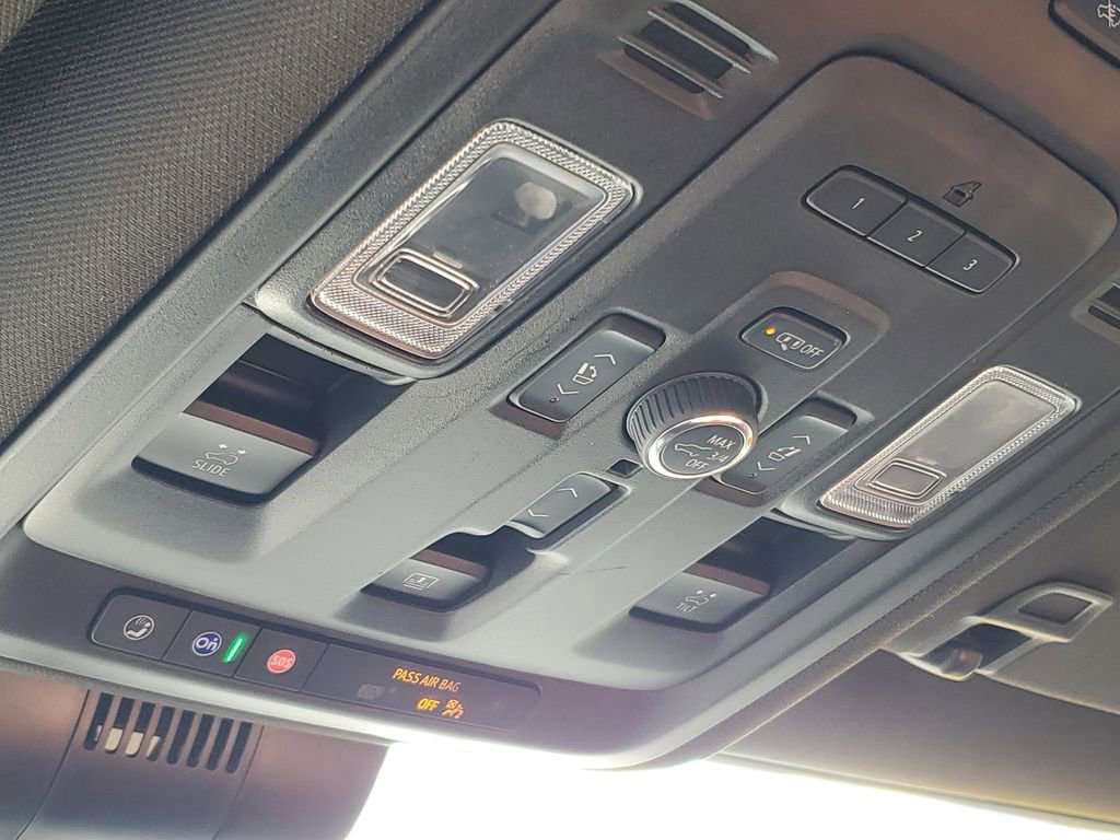 Used 2023 GMC Yukon Denali Ultimate image 24