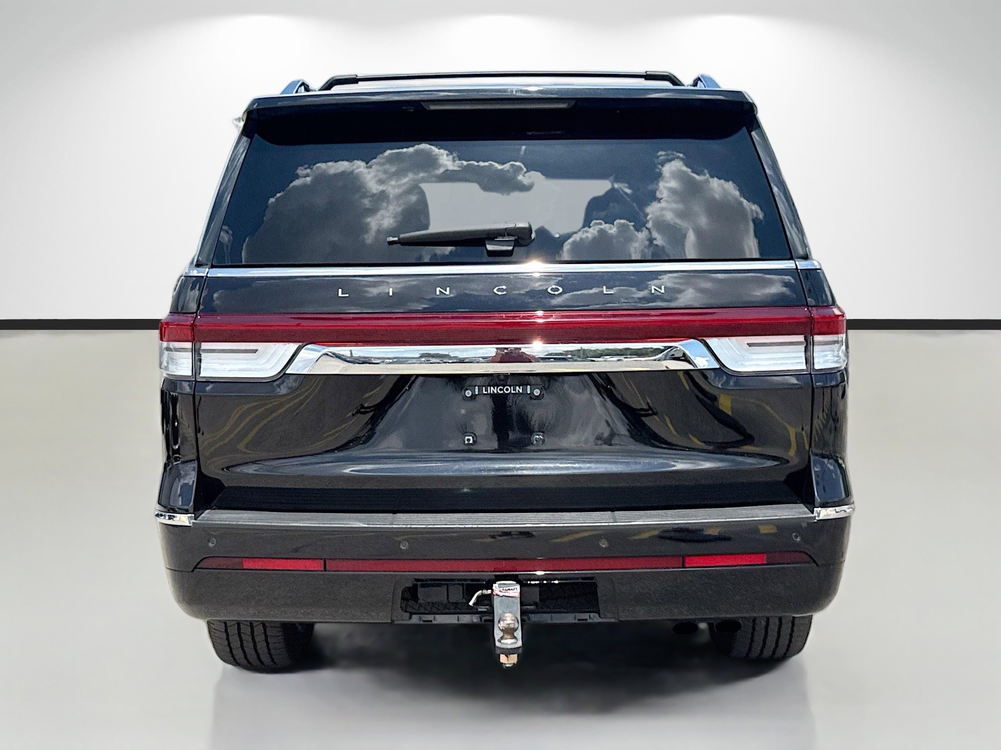 Used 2023 Lincoln Navigator L Reserve AWD/4WD image 4