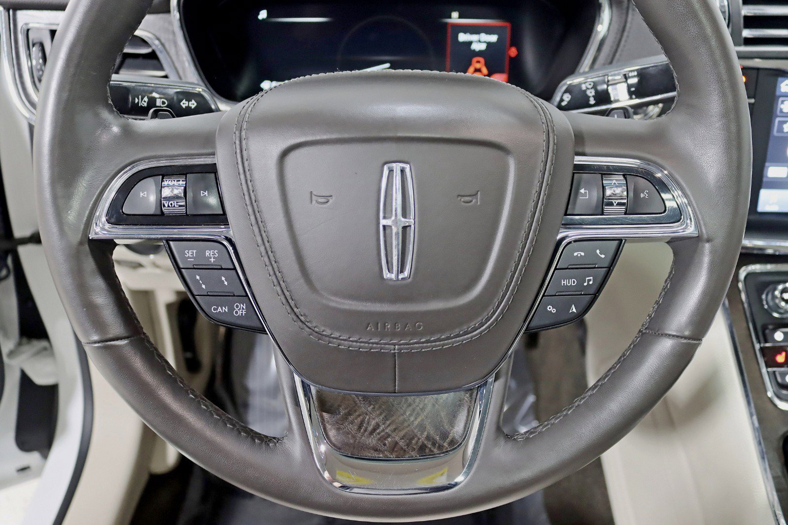 Used 2020 Lincoln Continental Reserve image 17