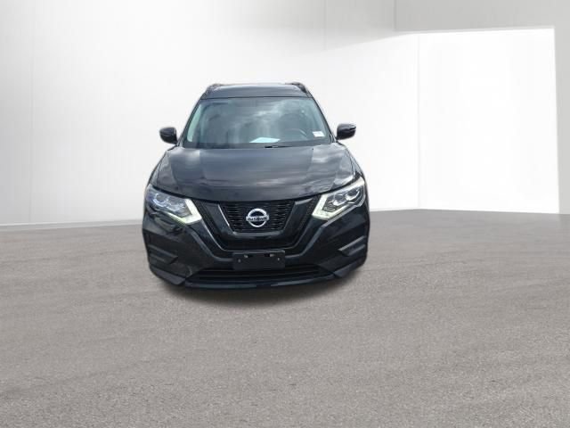 Used 2017 Nissan Rogue SV image 3