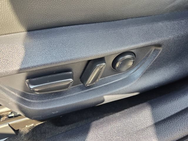 Used 2025 Toyota Camry XSE FWD image 20