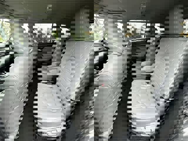 Used 2022 Toyota Highlander XLE image 19