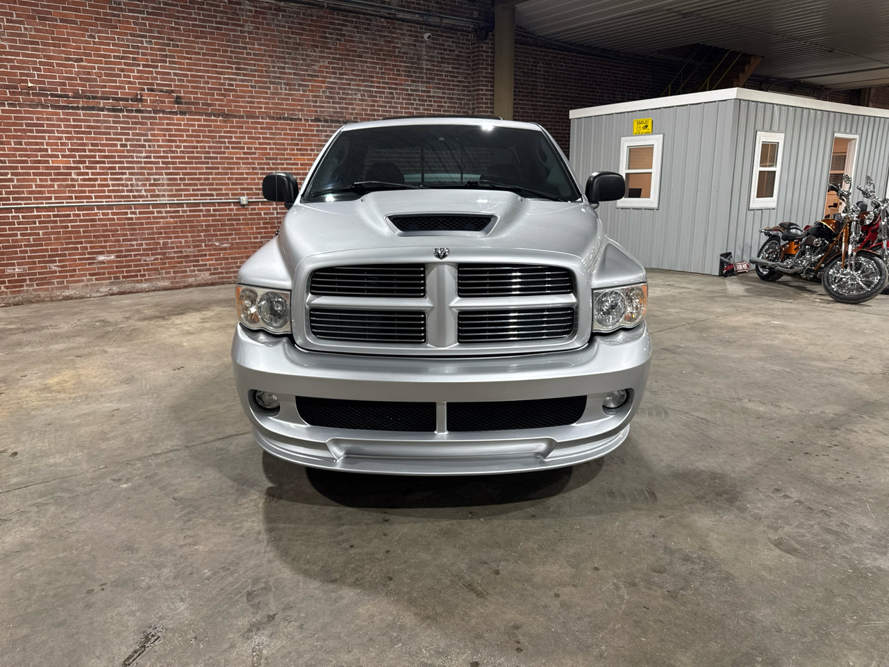 Used 2005 Dodge Ram 1500 Truck 2WD Quad Cab image 2
