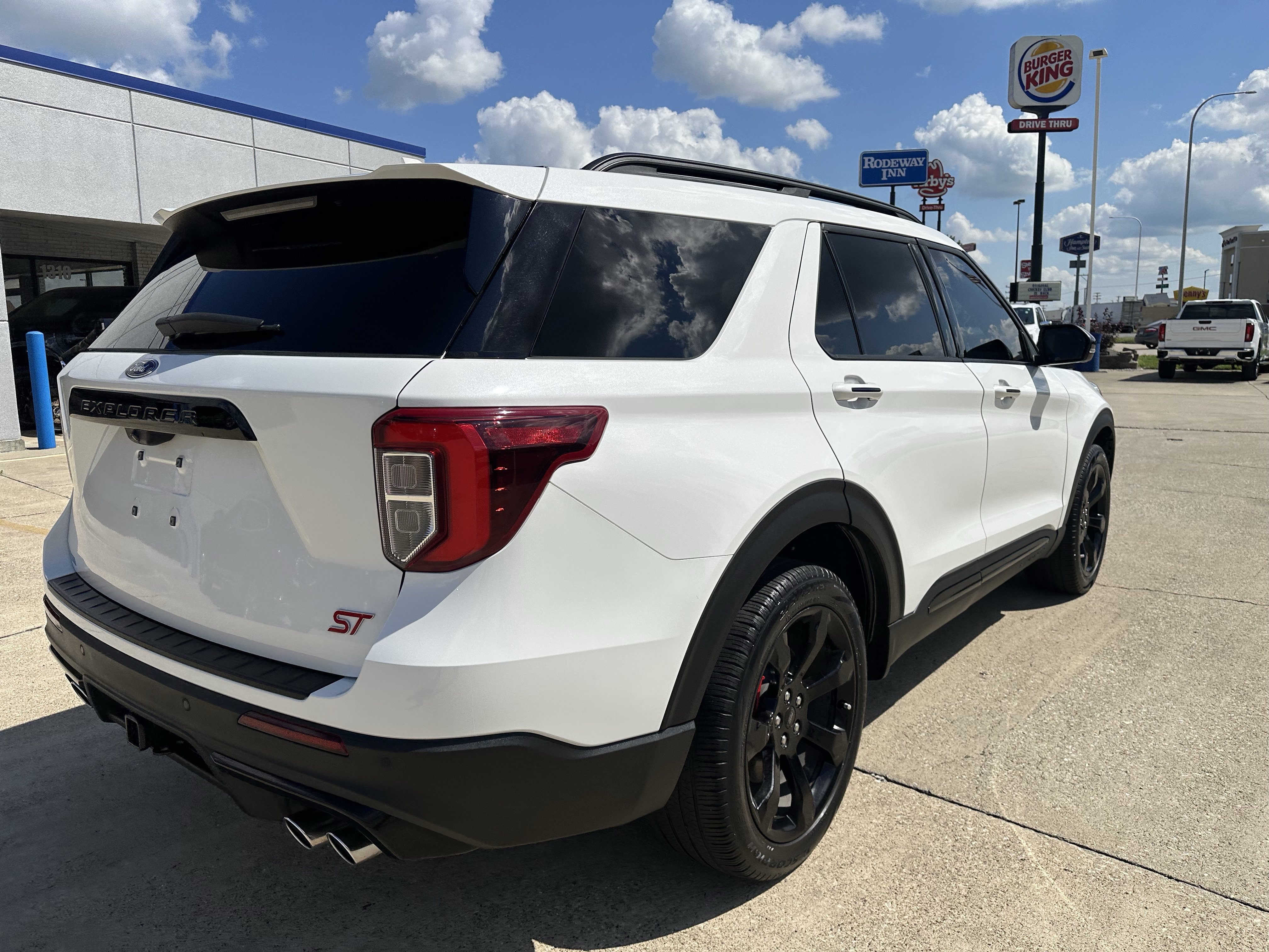 Used 2023 Ford Explorer ST w/ Equipment Group 401A AWD/4WD image 3