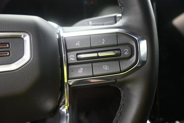 Used 2025 GMC Yukon Elevation w/ LPO, Elevation Black Package AWD/4WD image 18