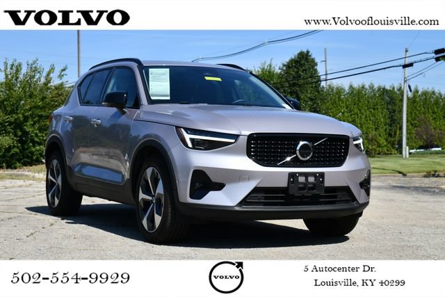 Certified 2026 Volvo XC40 B5 Plus AWD/4WD image 1