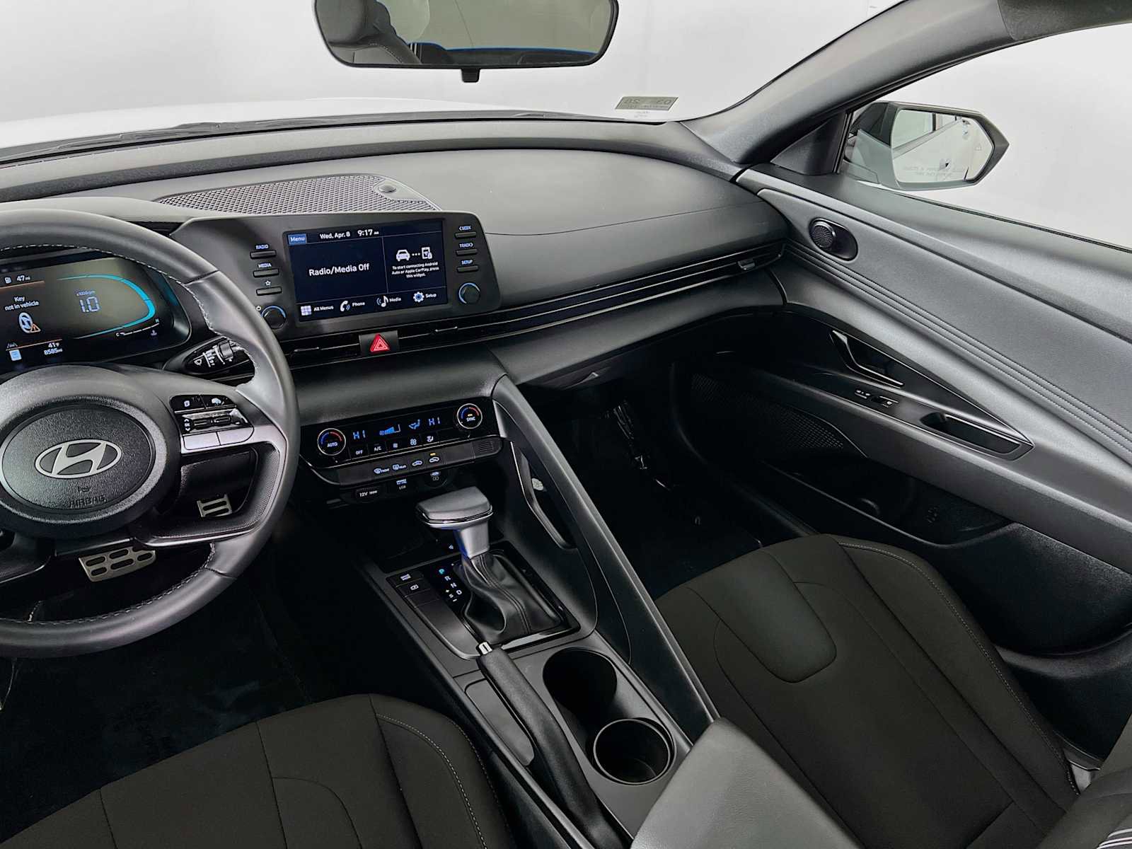 Certified 2025 Hyundai Elantra Sport image 22