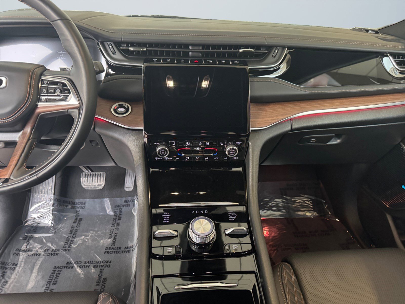 Used 2025 Jeep Grand Cherokee L Summit w/ Advanced Protech Group IV image 12