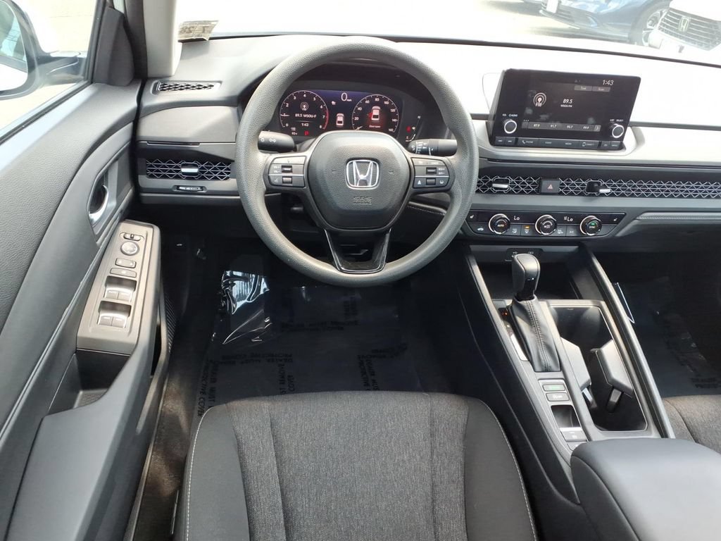 Certified 2023 Honda Accord EX image 8