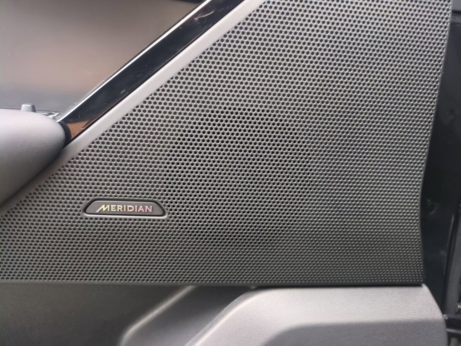 Used 2026 Land Rover Range Rover Velar S image 13