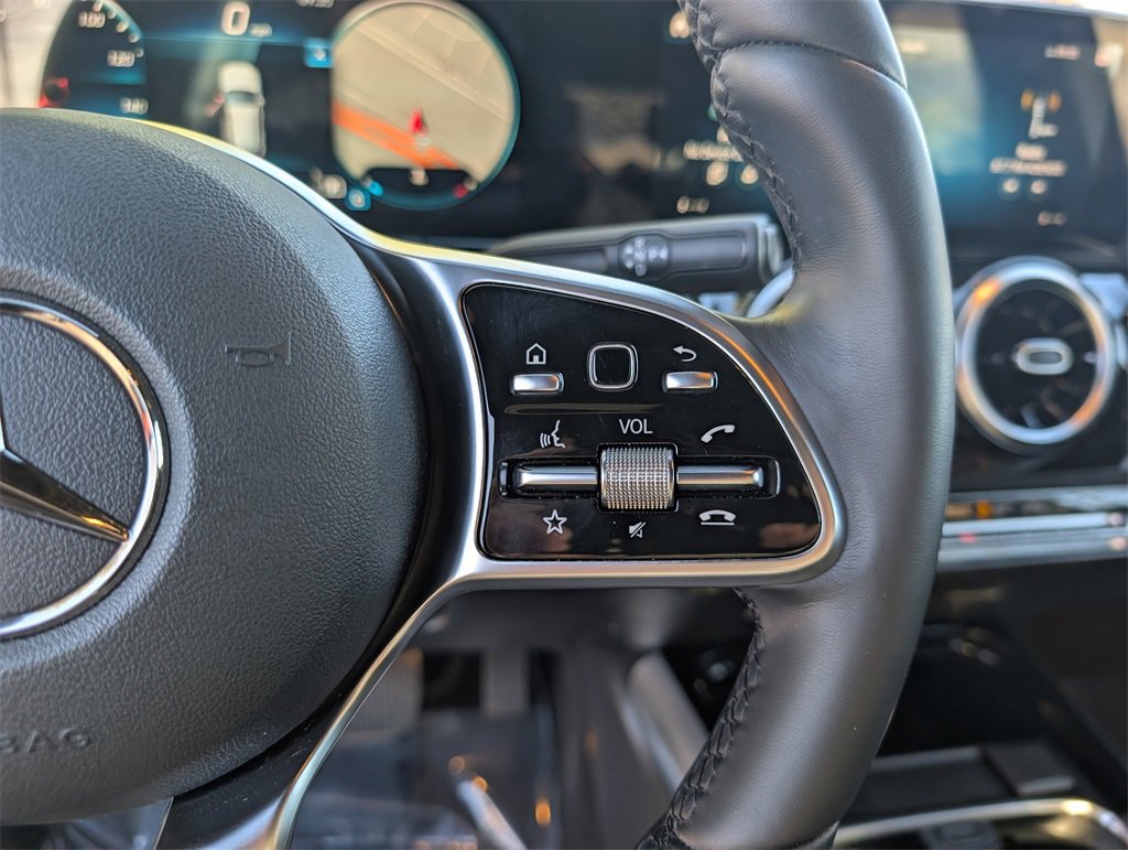 Used 2022 Mercedes-Benz GLA 250 4MATIC image 26