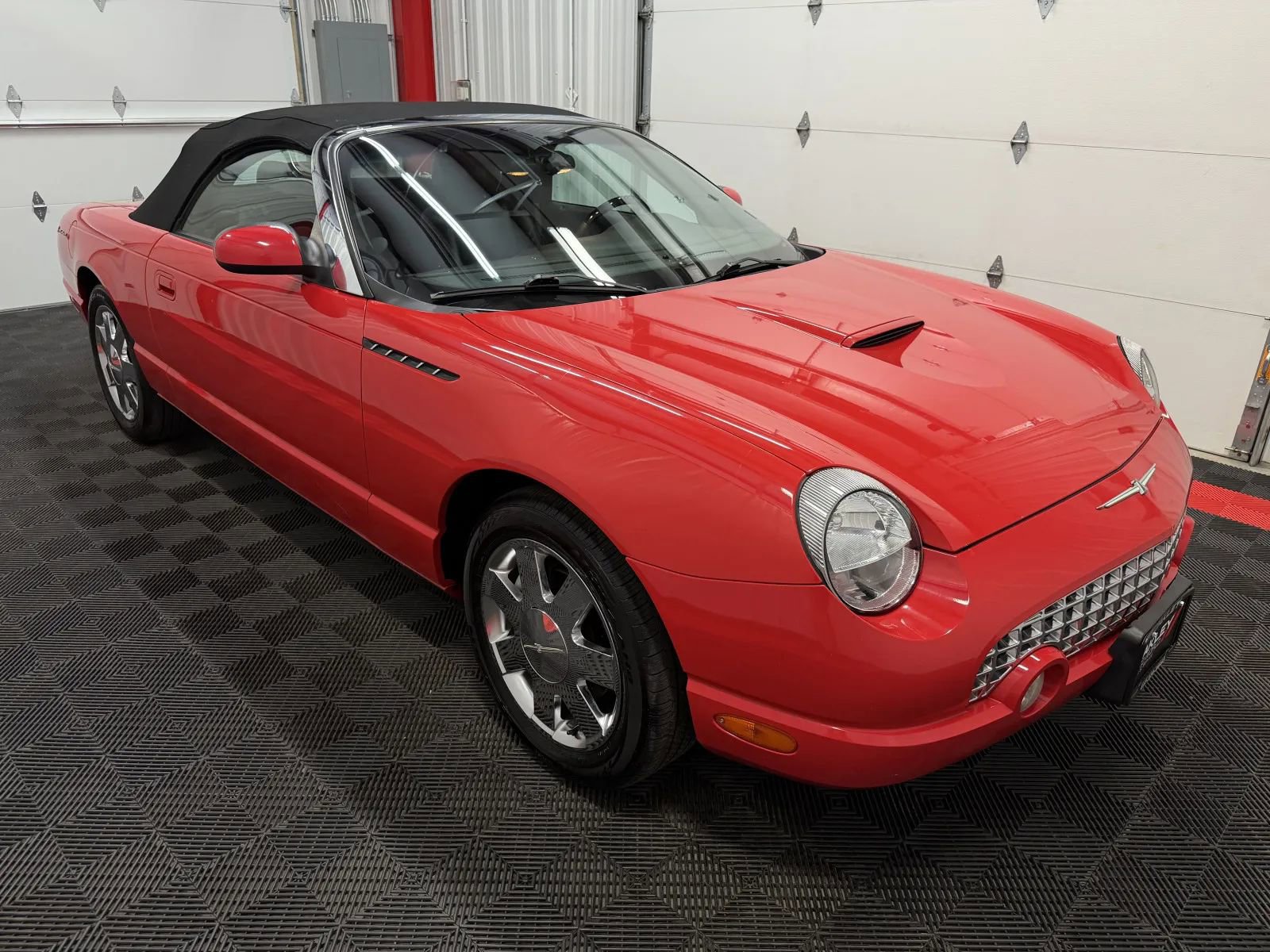 Used 2002 Ford Thunderbird image 9