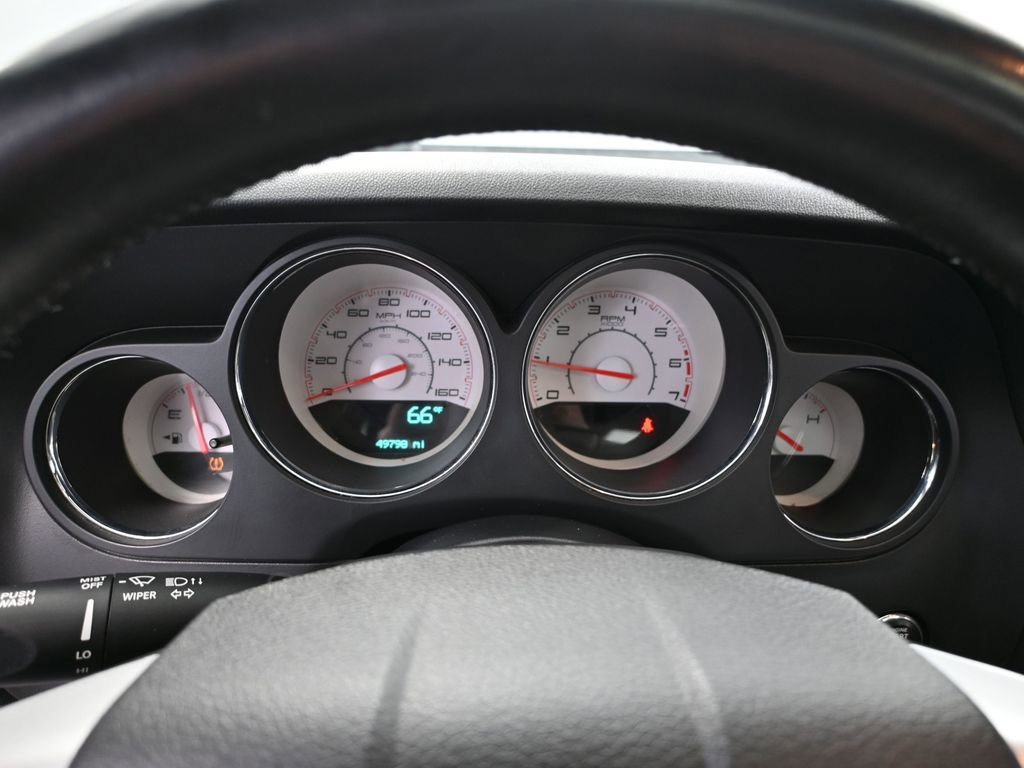 Used 2013 Dodge Challenger R/T image 30