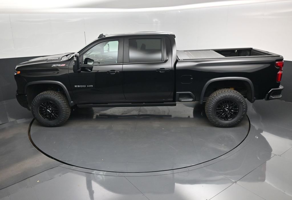 Used 2024 Chevrolet Silverado 2500 ZR2 w/ Technology Package image 14