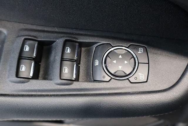 Used 2017 Ford Edge SE image 16