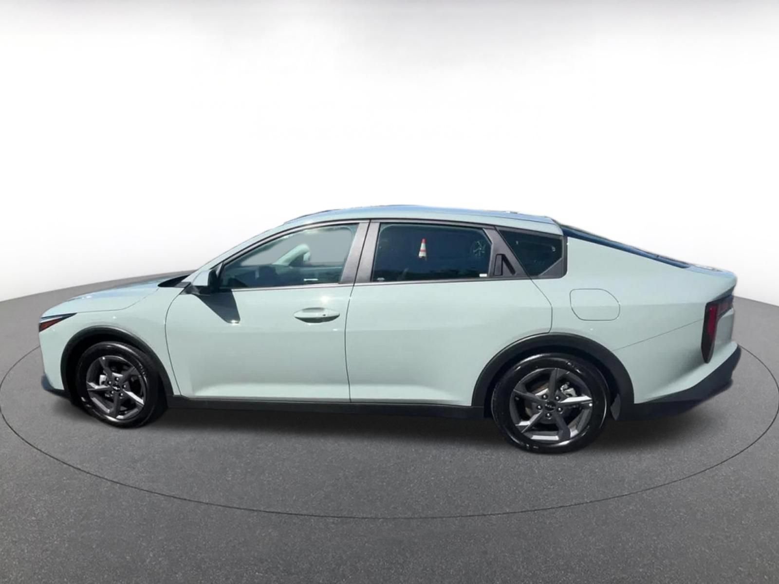 Used 2025 Kia K4 FWD image 8