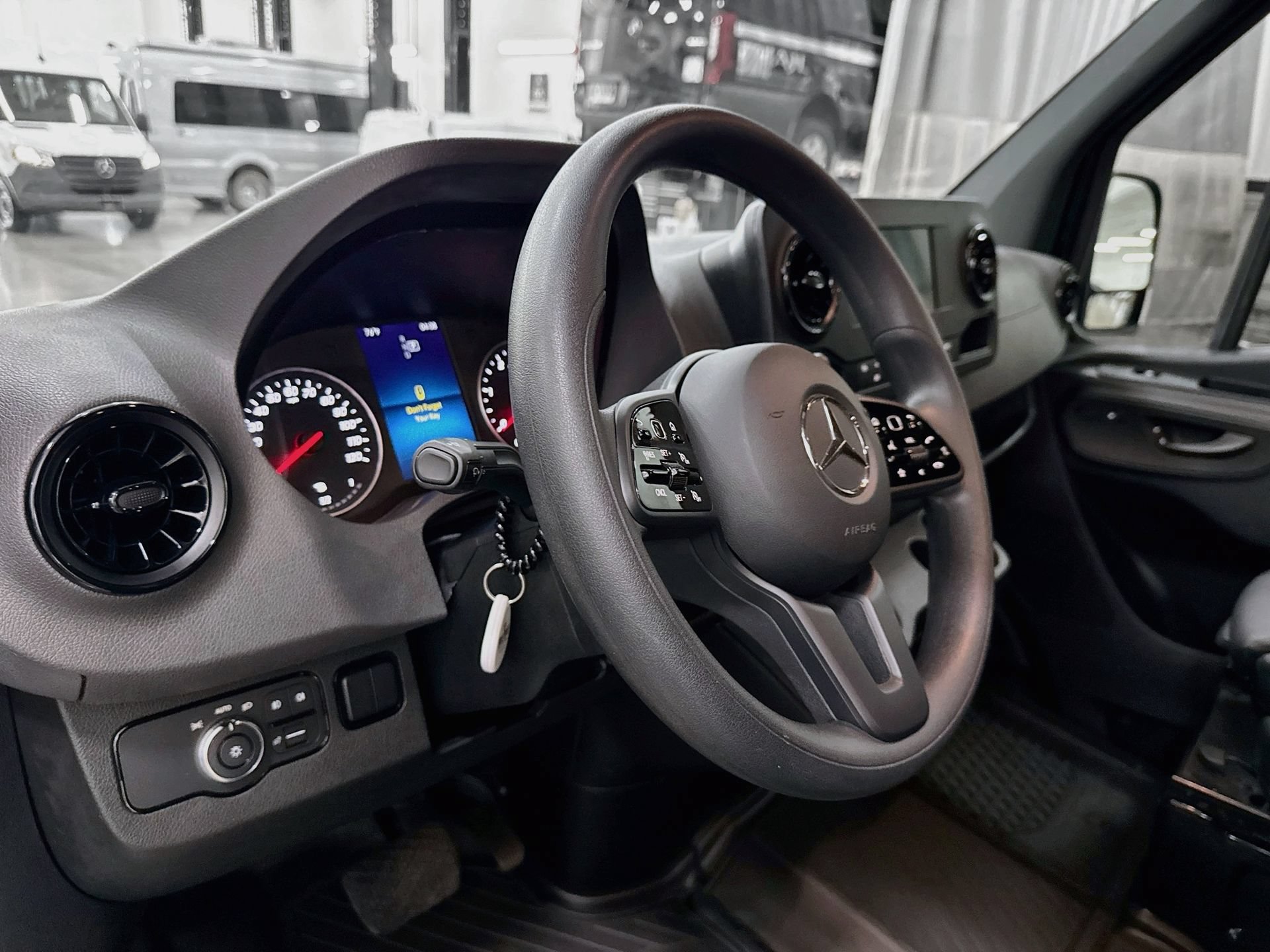 Used 2023 Mercedes-Benz Sprinter 2500 image 10
