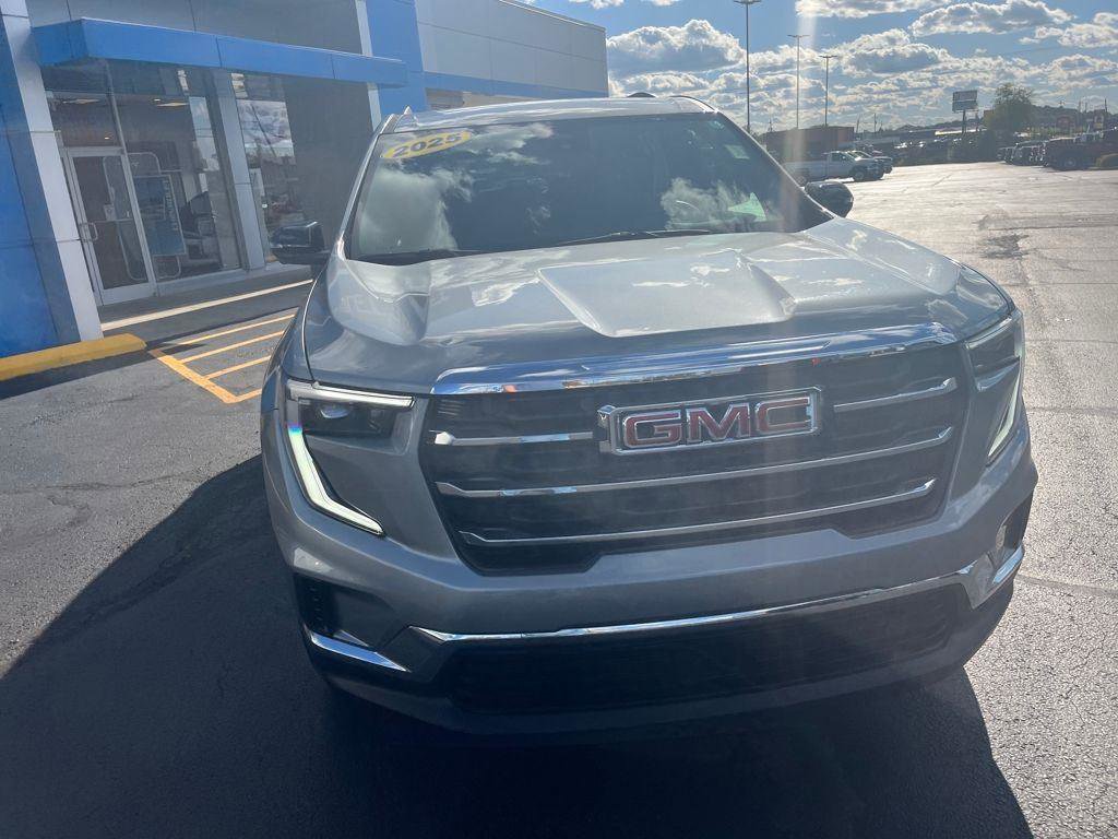 Used 2025 GMC Acadia Elevation image 7