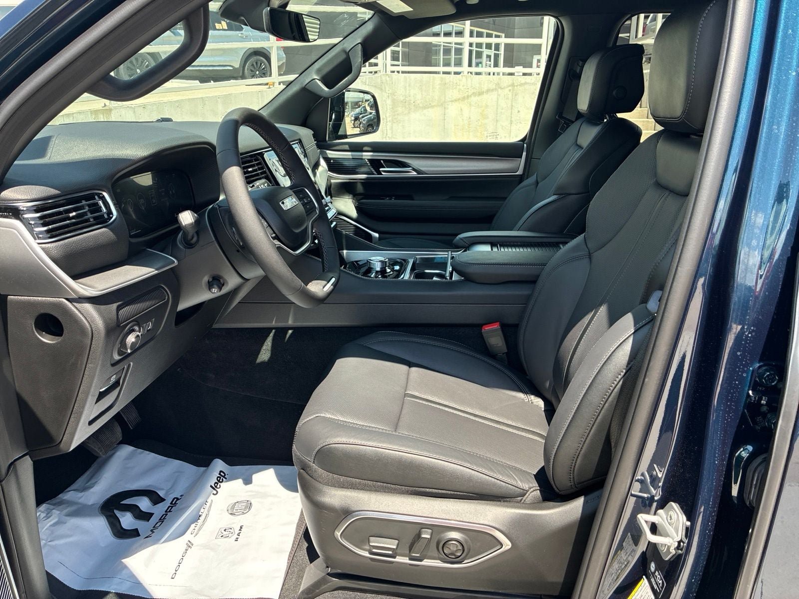 New 2026 Jeep Grand Wagoneer L Limited AWD/4WD image 14