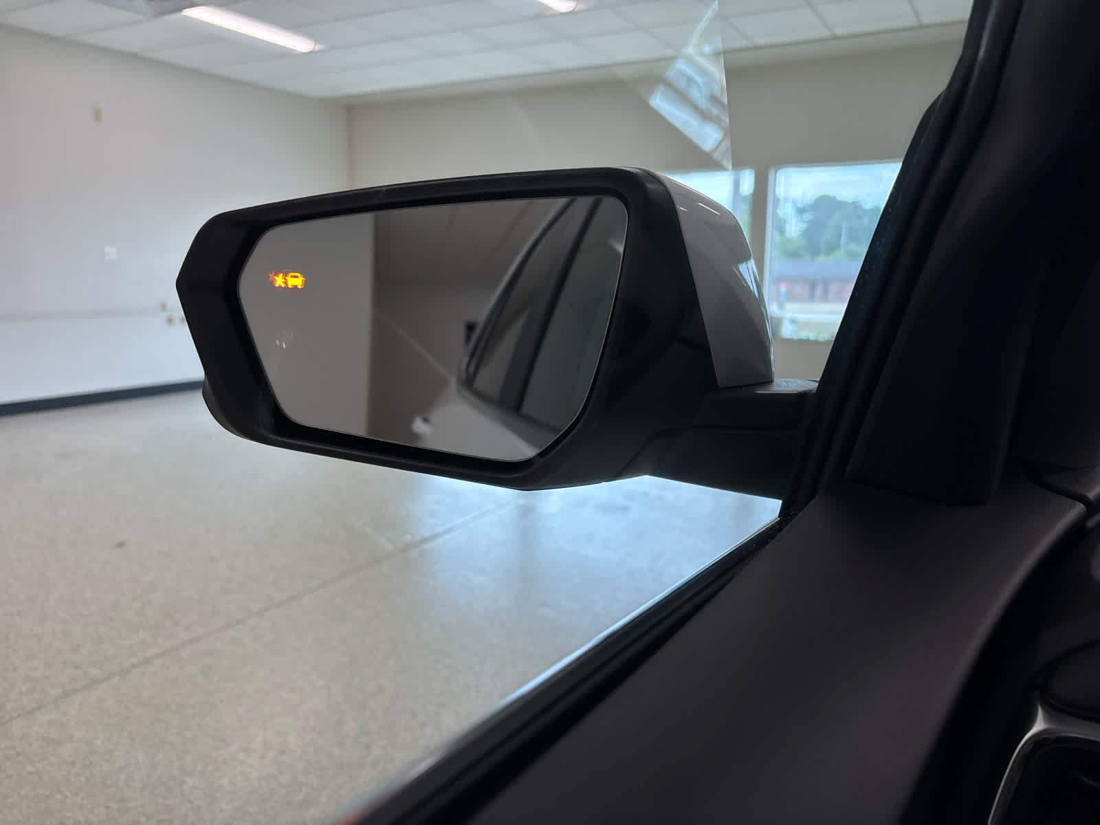 Used 2023 Chevrolet Equinox LT image 25