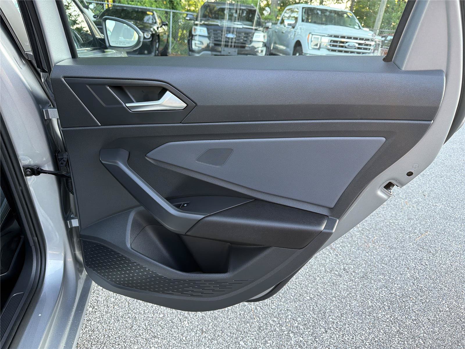 Used 2026 Volkswagen Jetta SE FWD image 15