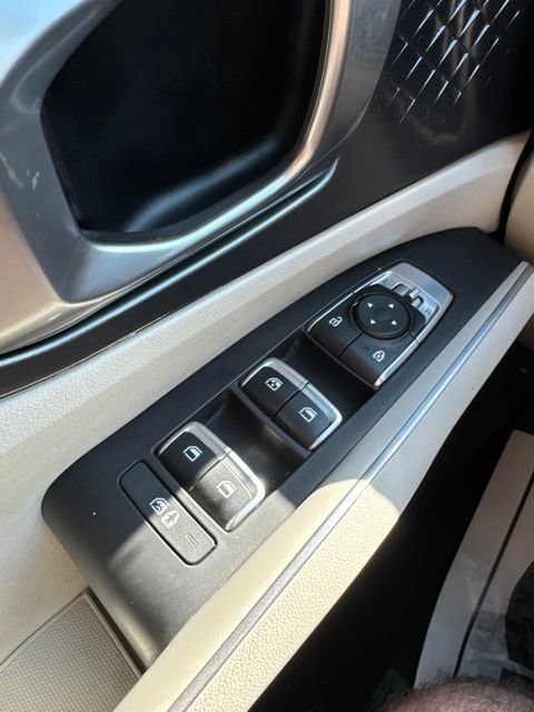 Used 2023 Kia Sorento S w/ Panoramic Sunroof Package FWD image 18