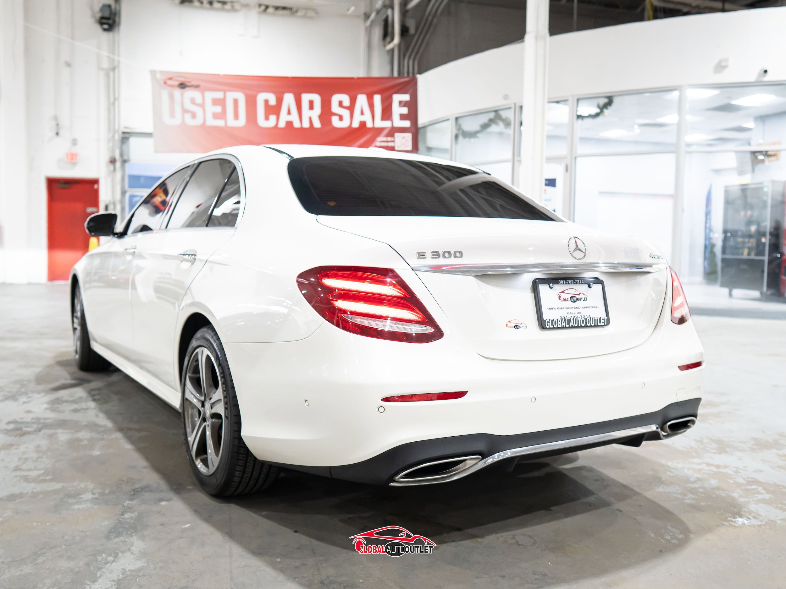 Used 2017 Mercedes-Benz E 300 4MATIC image 5
