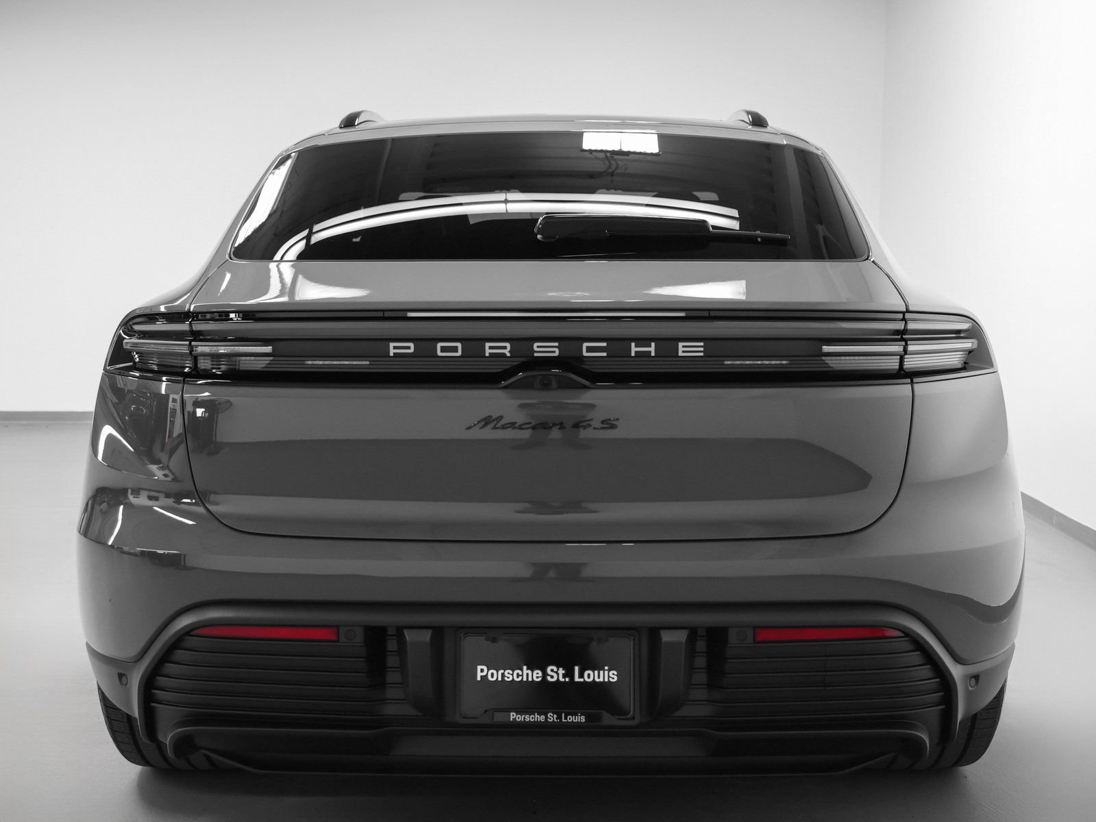 New 2025 Porsche Macan 4S Electric image 11