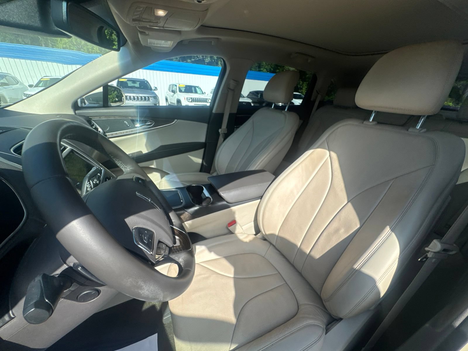 Used 2018 Lincoln MKX Reserve w/ Lincoln MKX Climate Package FWD image 13