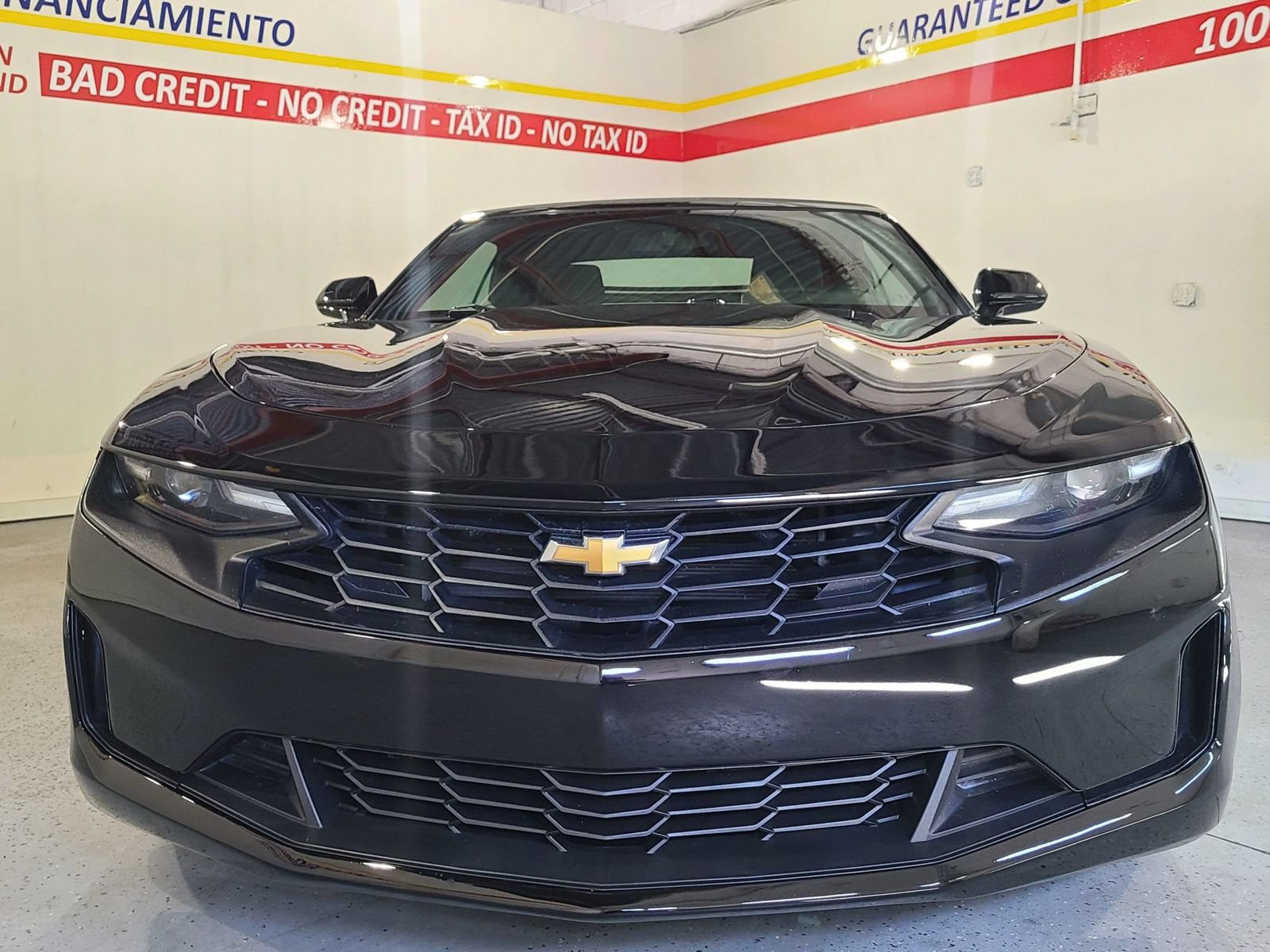 Used 2020 Chevrolet Camaro LT RWD image 2