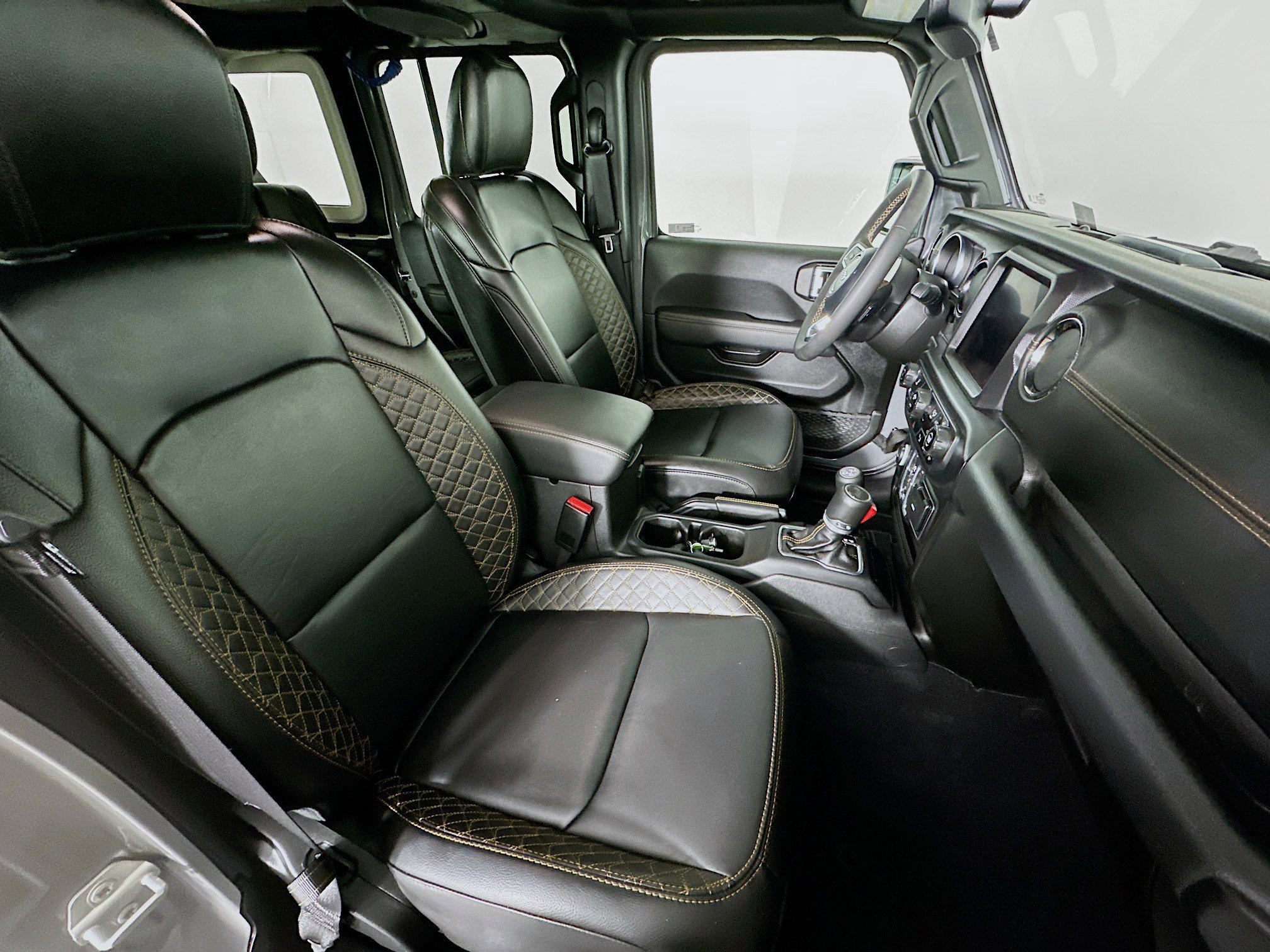 Used 2023 Jeep Wrangler Unlimited Sahara image 31