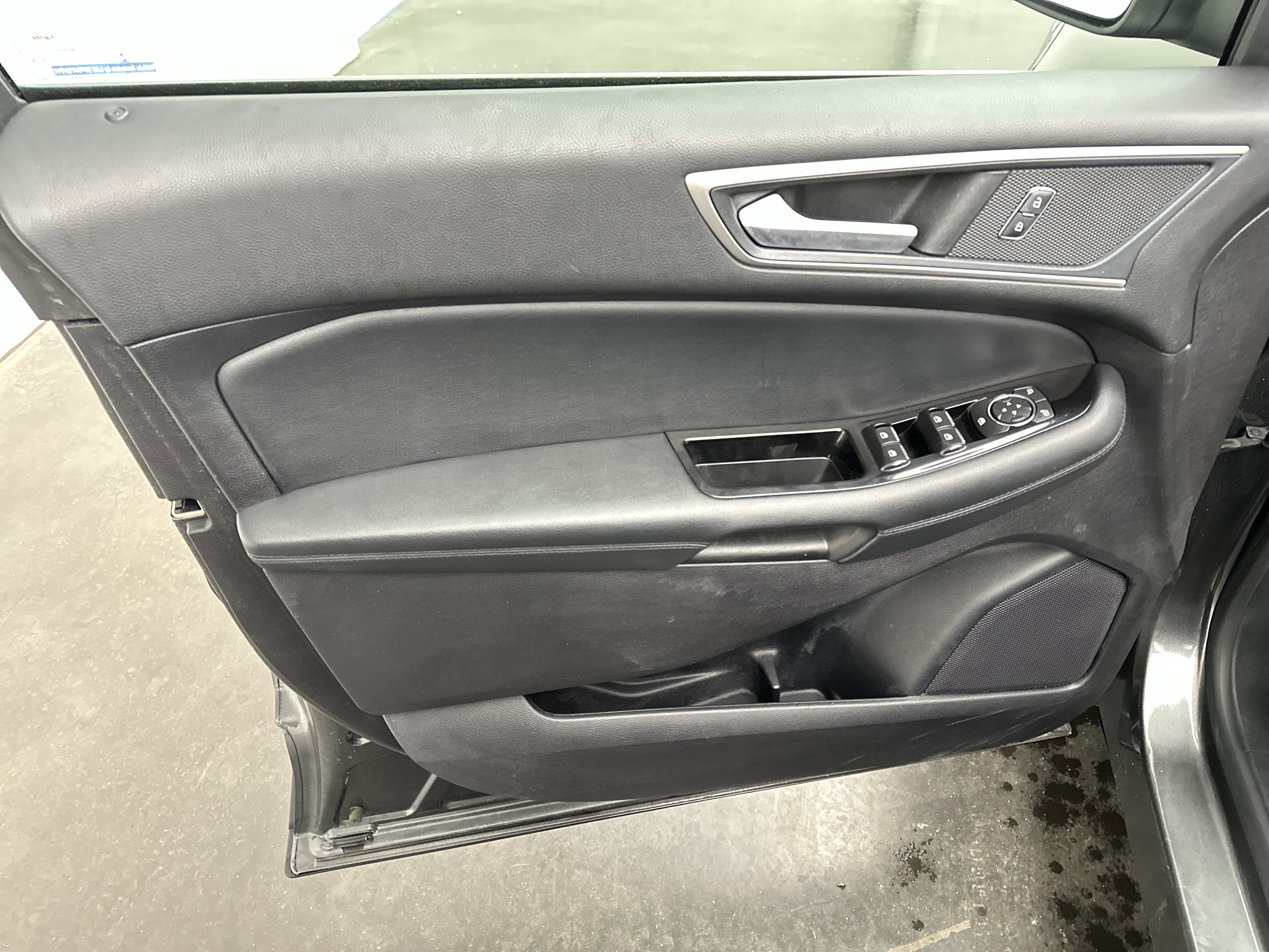 Used 2019 Ford Edge SEL w/ Equipment Group 201A image 18