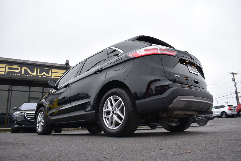 Used 2023 Ford Edge SEL image 7