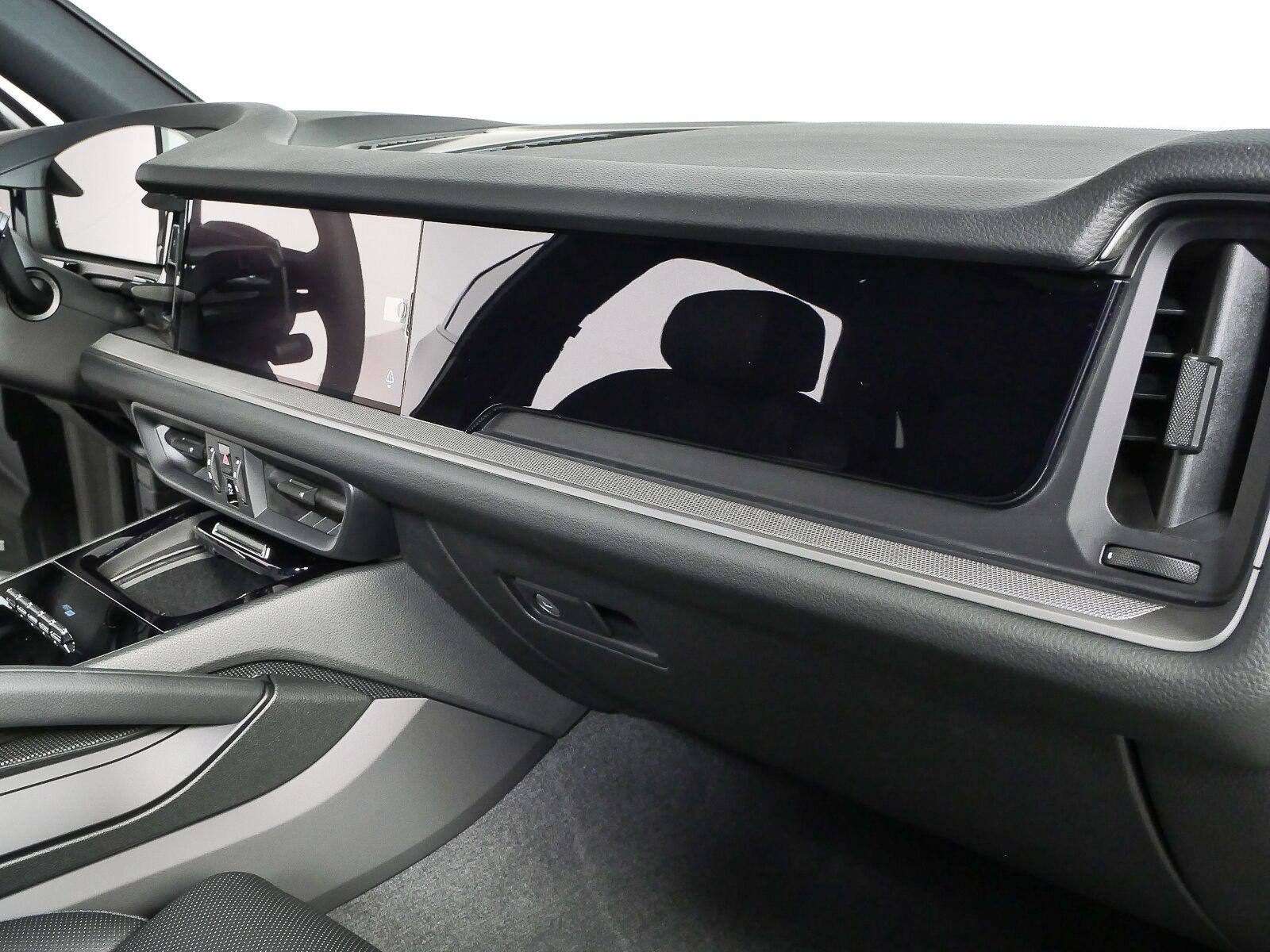 New 2026 Porsche Cayenne AWD/4WD image 25