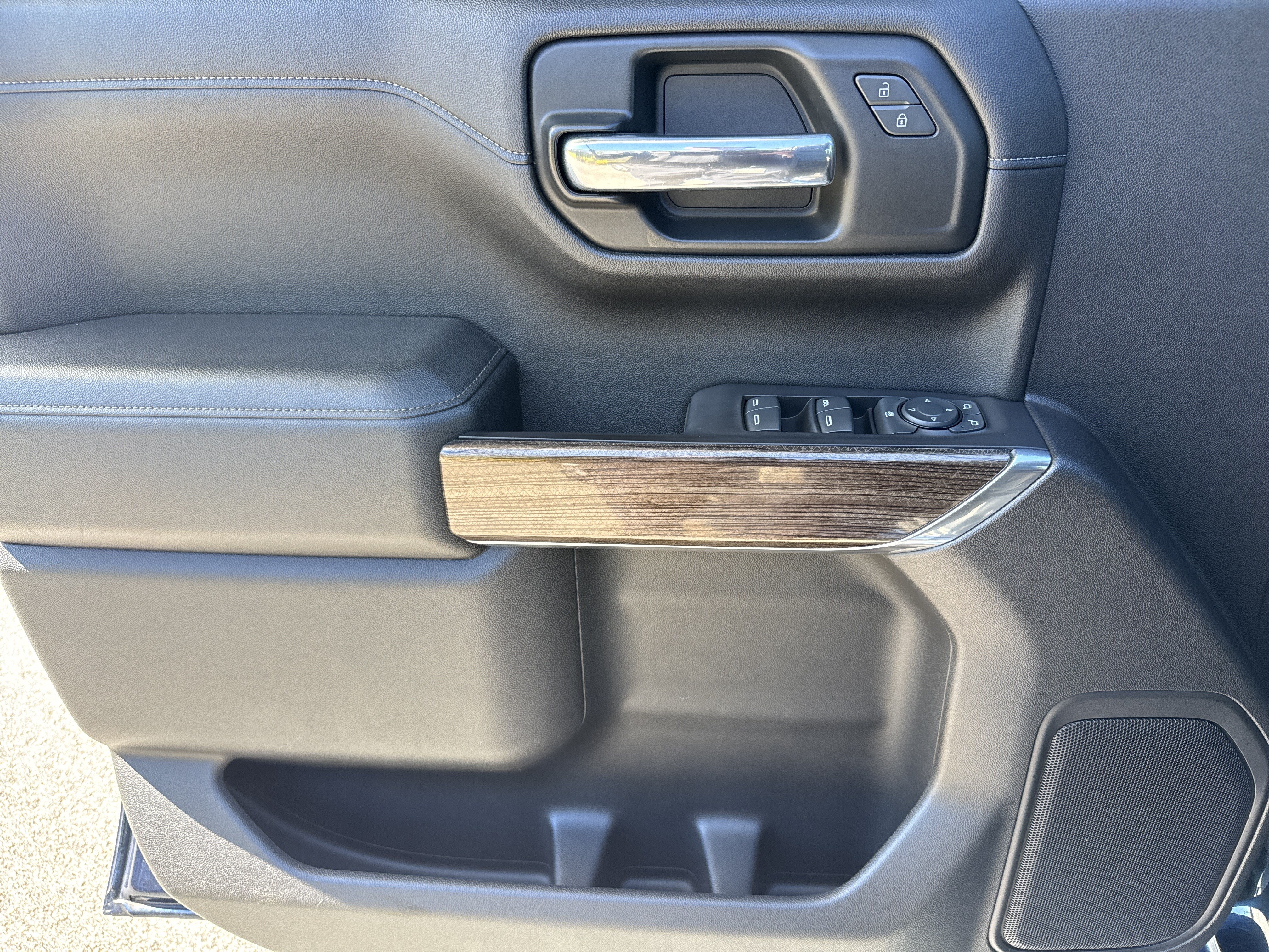 Used 2020 Chevrolet Silverado 1500 RST w/ All-Star Edition RWD image 14