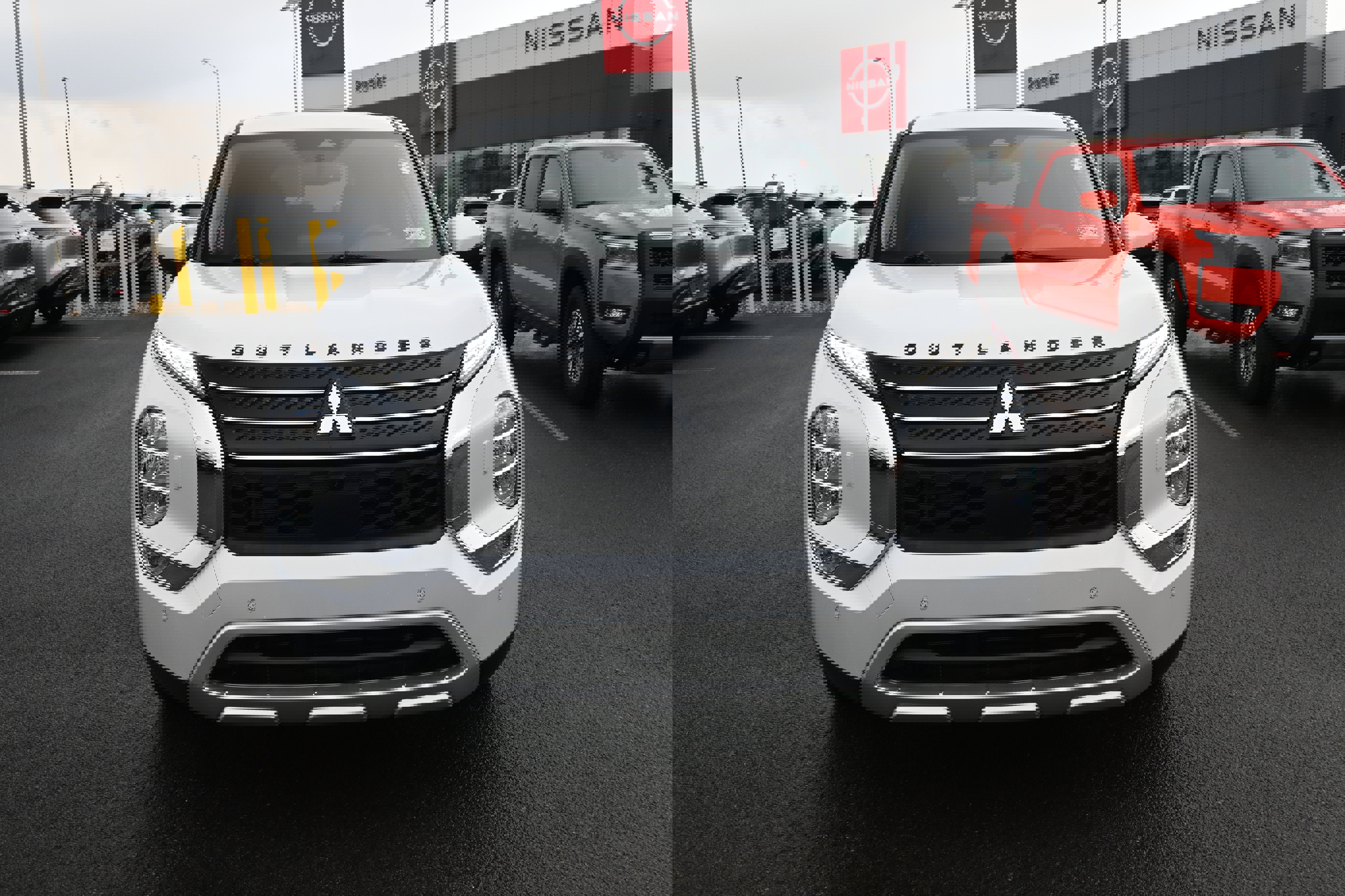 Used 2024 Mitsubishi Outlander SE image 3