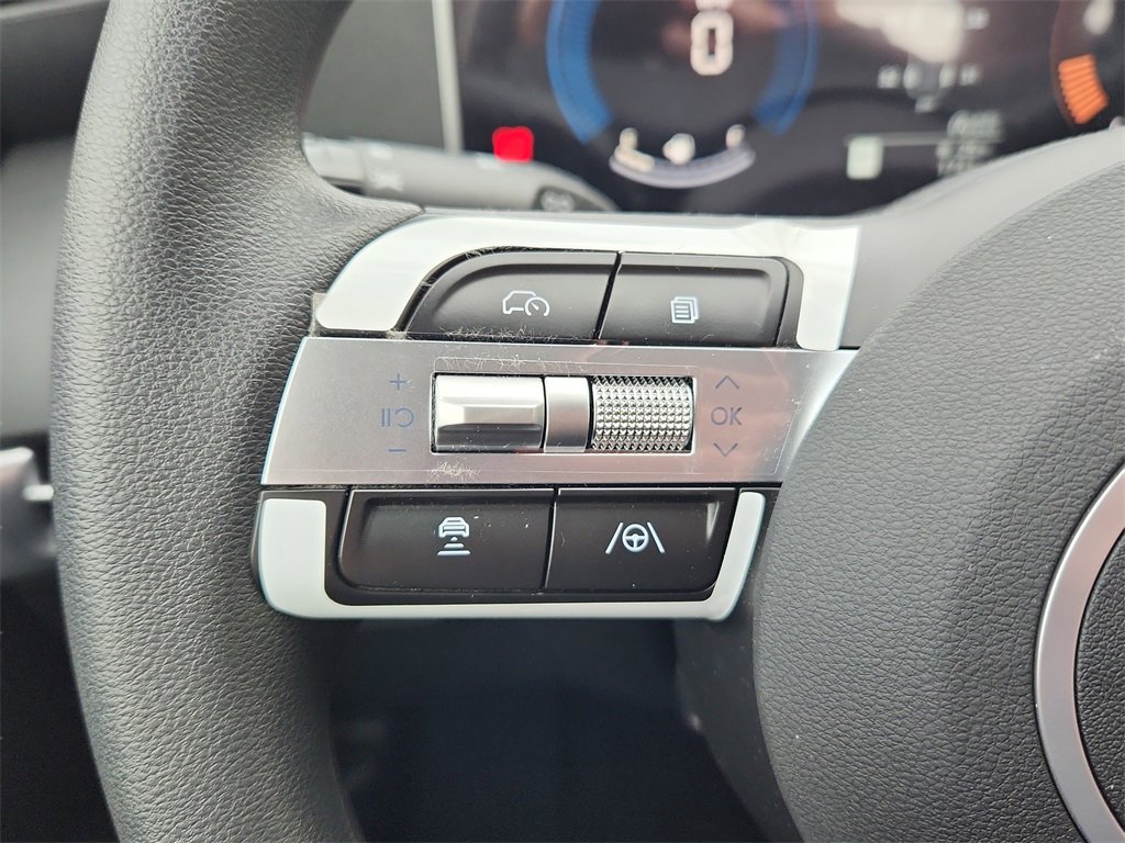 Certified 2025 Hyundai Tucson SE image 21