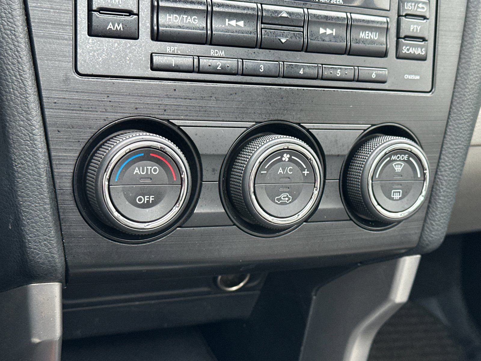 Used 2014 Subaru Forester 2.5i Limited image 19