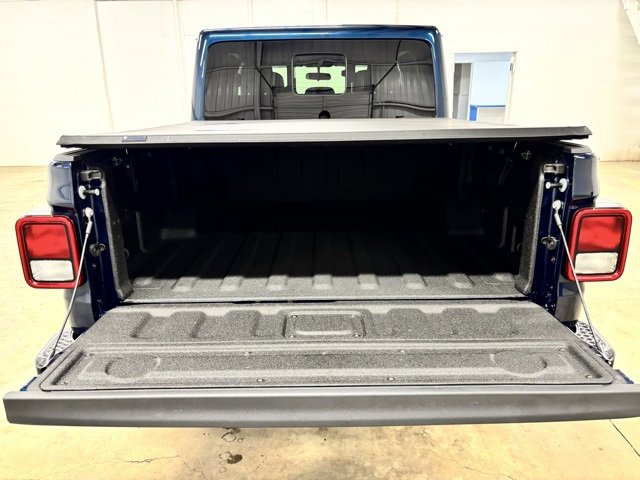 Used 2025 Jeep Gladiator Sport image 22