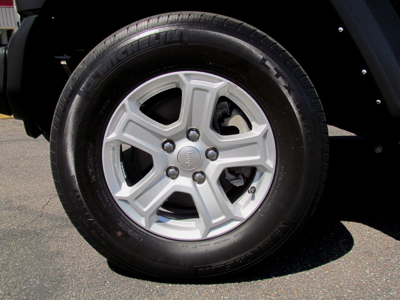 Used 2022 Jeep Wrangler Unlimited Sport AWD/4WD image 17