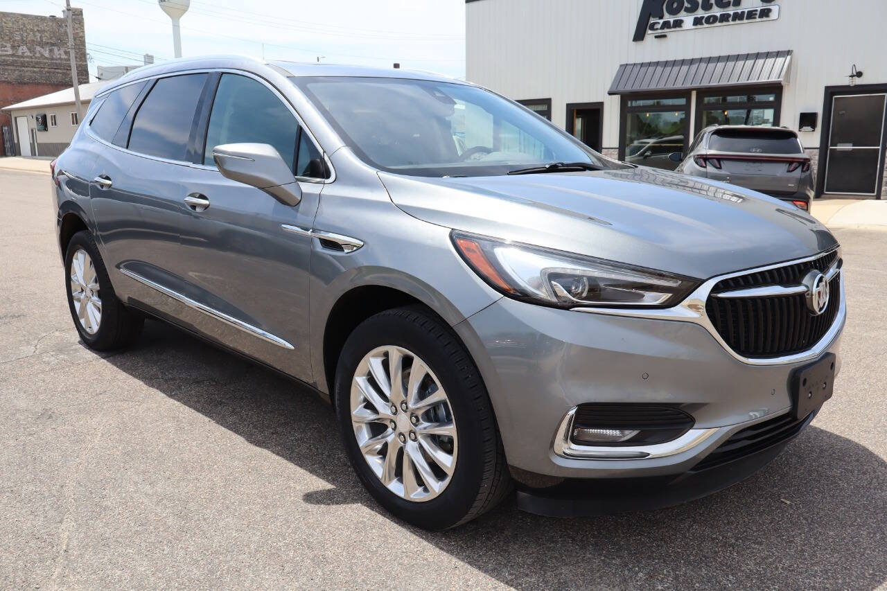 Used 2020 Buick Enclave Premium w/ Sun and Sites Package AWD/4WD image 2