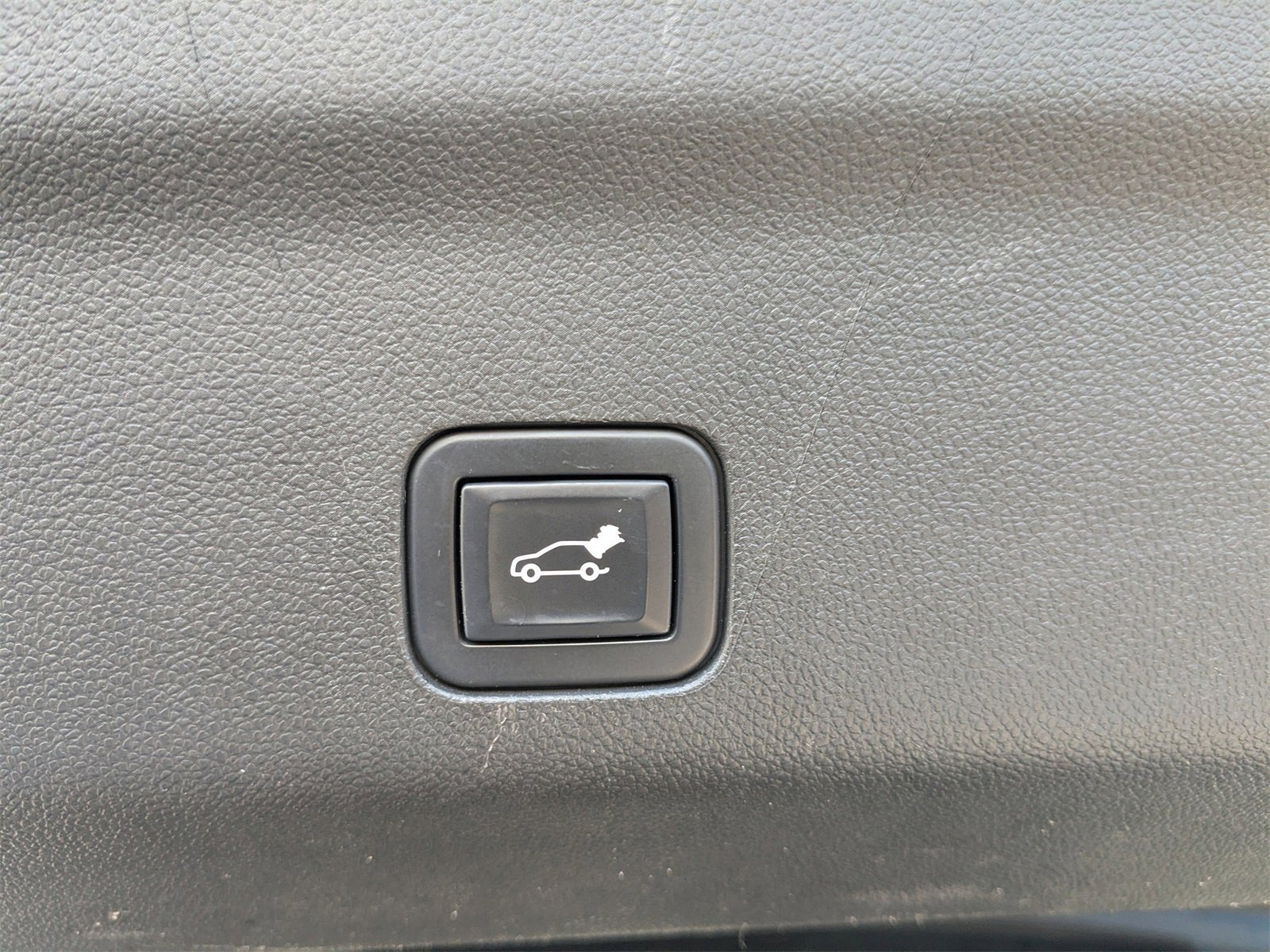 Used 2022 Chevrolet Suburban Z71 image 14