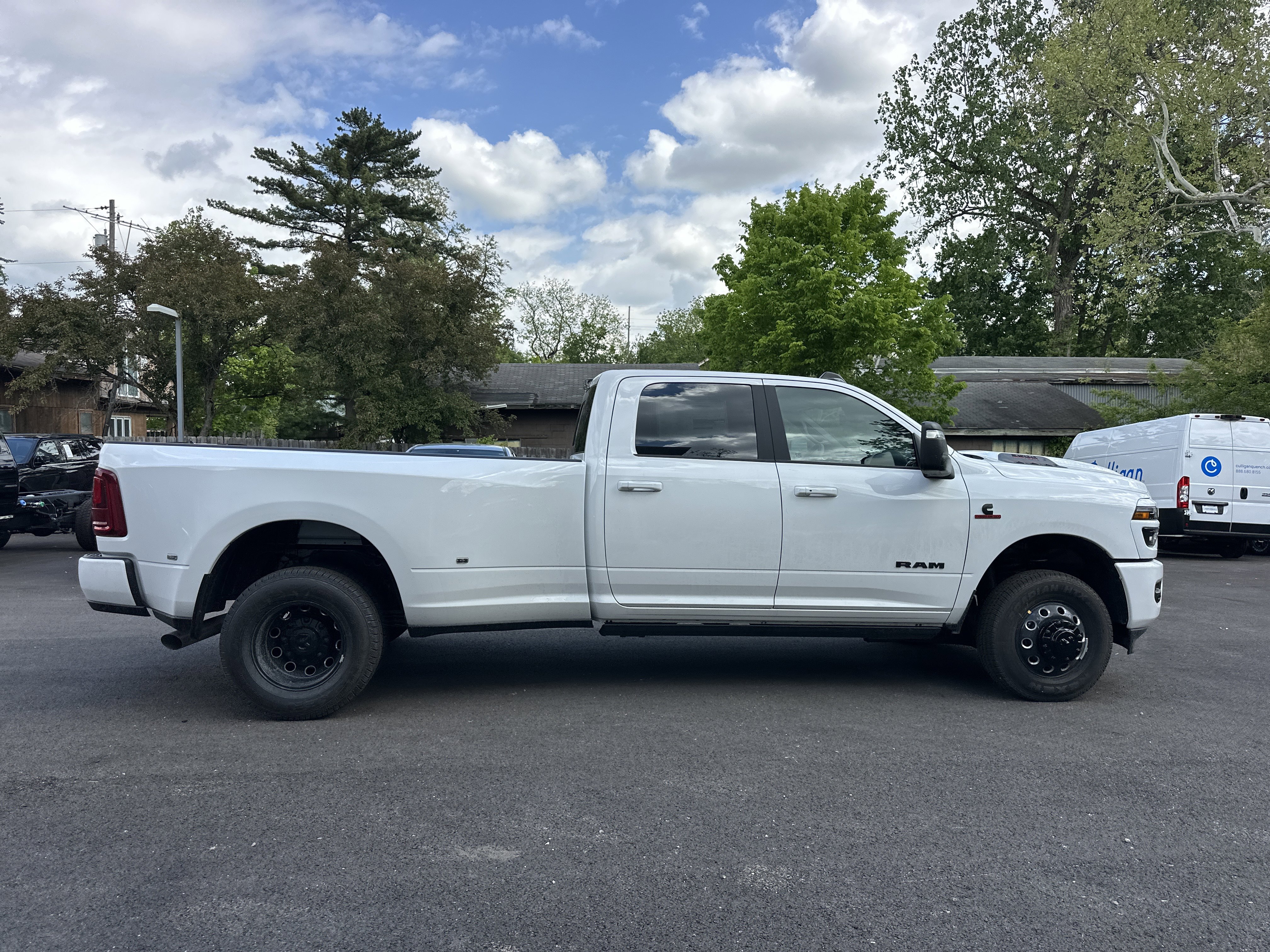 New 2026 RAM 3500 Laramie AWD/4WD image 20