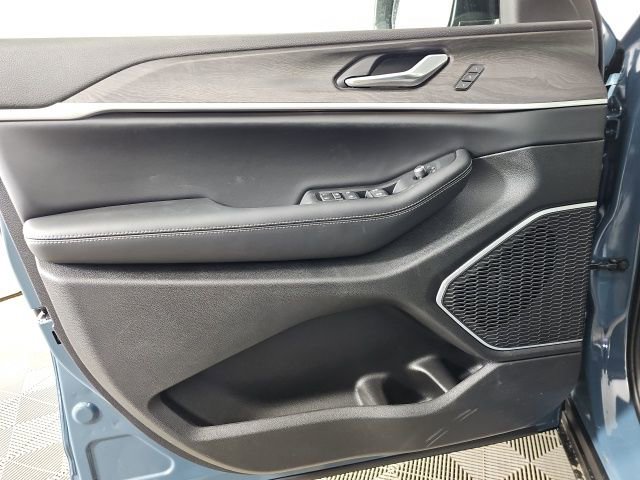 New 2026 Jeep Grand Cherokee L Limited image 16