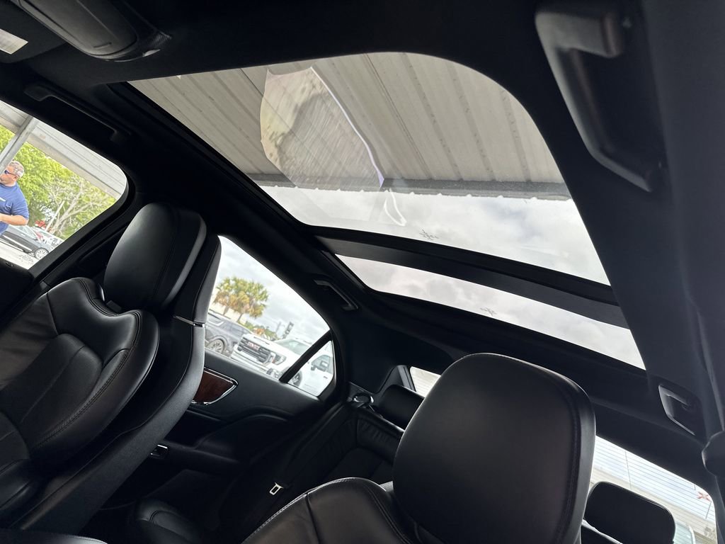 Used 2020 Lincoln Continental Reserve w/ Luxury Package image 26