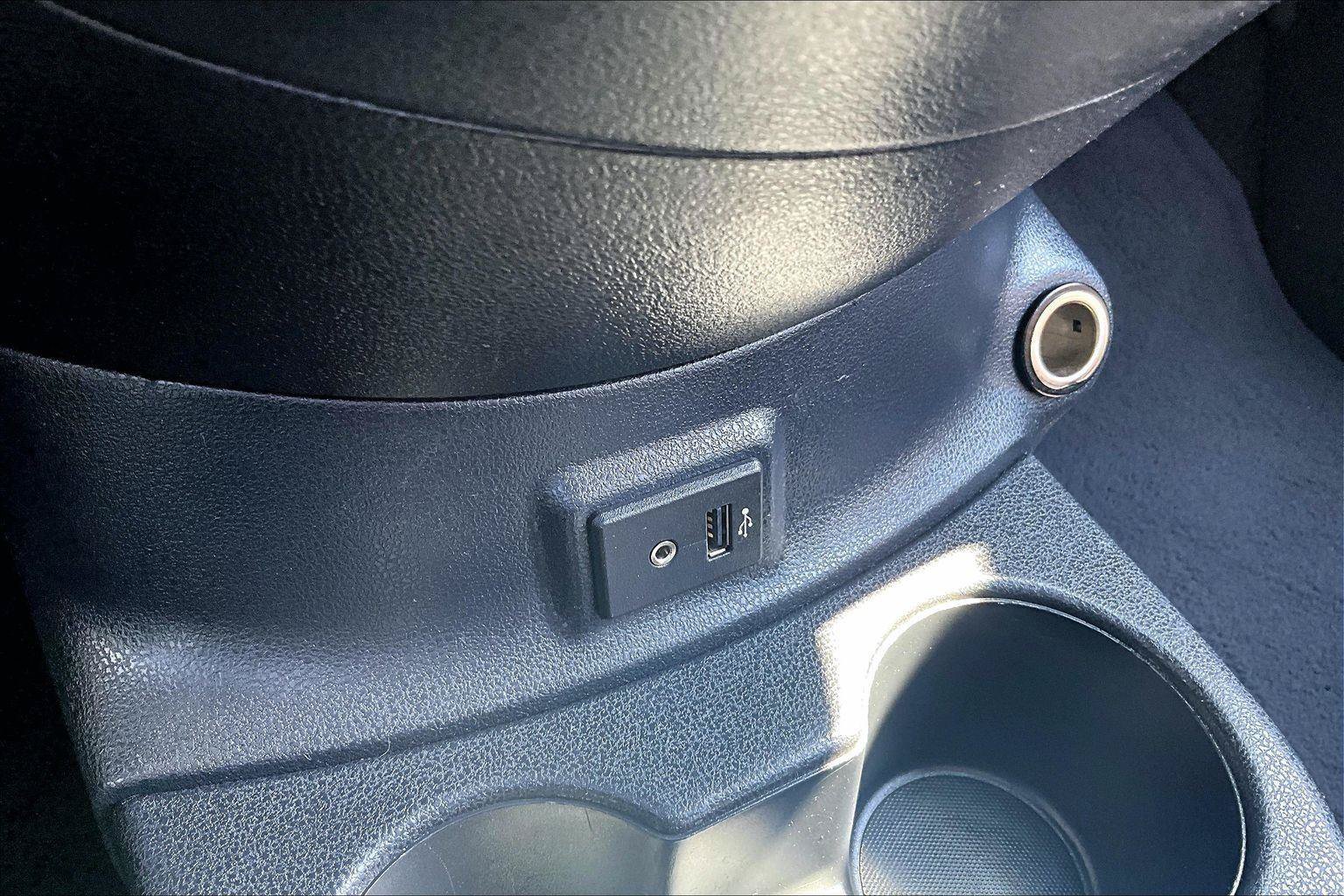 Used 2017 Nissan Versa SV FWD image 13